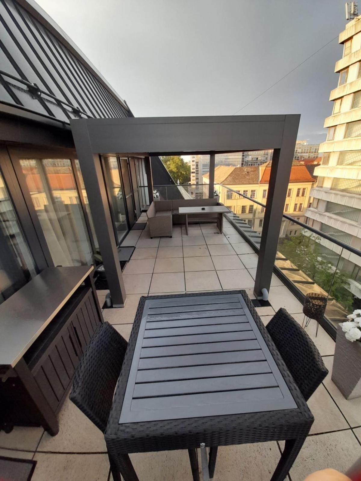 Noir Gold Penthause - Szeged Apartment Exterior foto